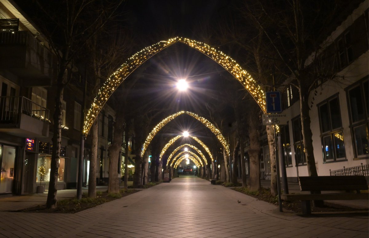 johan_klos's tweet photo. Goedenavond nog even op pad geweest voor #nachtfotografie in #valkenburg met mijn #camera en #statief lekker rustig op #straat om 20:00 #zuidlimburg https://t.co/4HPBKerujm