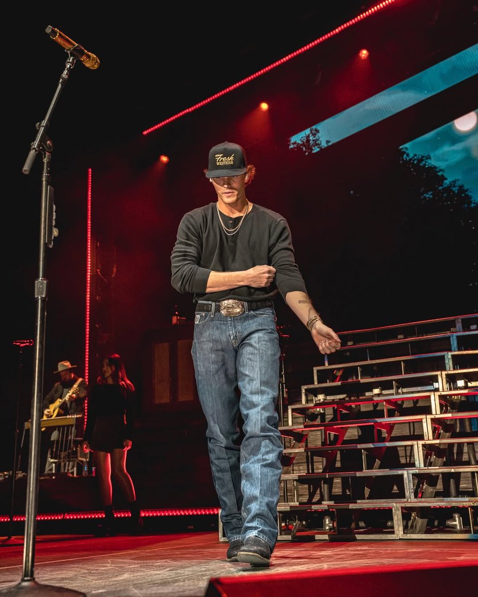 _FreshWestern's tweet image. Take nothing for granted. Pay attention to the good stuff.

📸 : @ChrisKleinmeier 

#freshwestern #ParkerMcCollum #Western #westernwear #christmas #hat #country #countrystyle #westernstyle #countrymusic #countrylife #countrychristmas #westernfashion