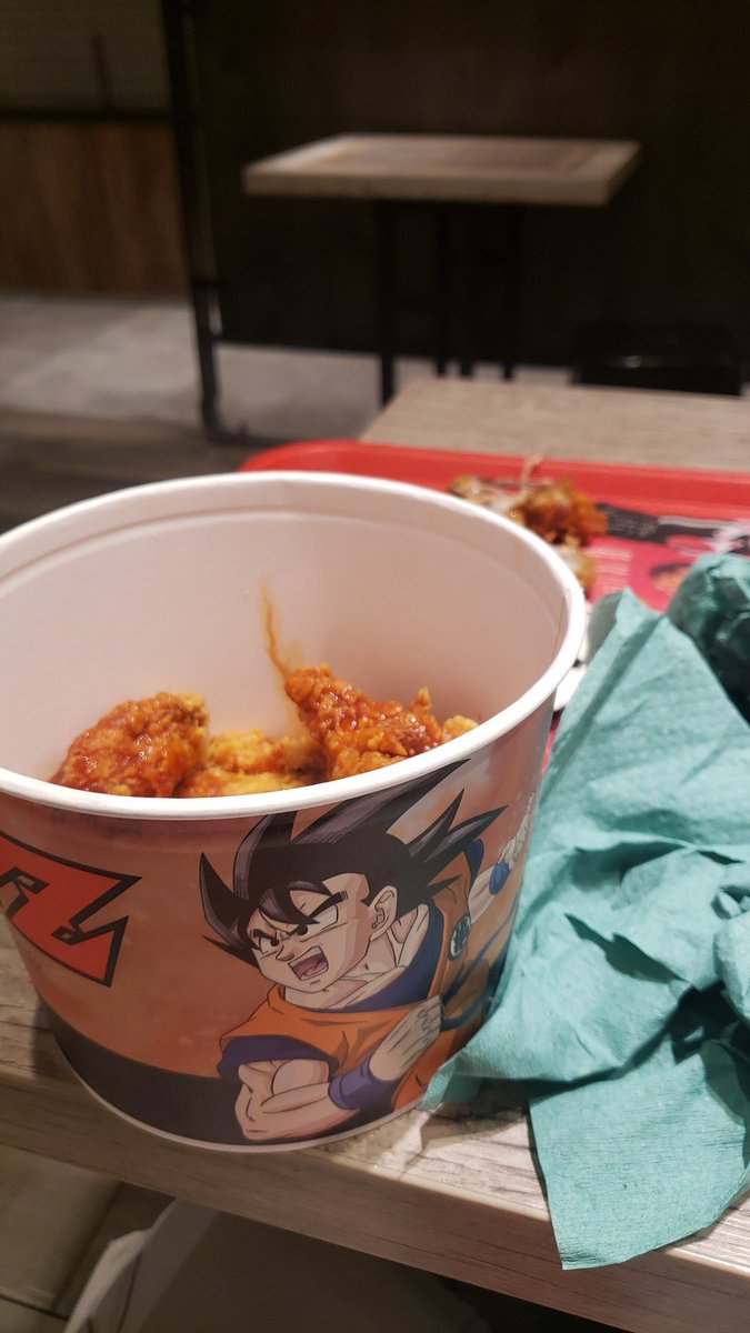 Halgoo1's tweet photo. @KFCDeutschland @kfc Danke wegen euch hasse ich jetzt Dragonball https://t.co/vnlioGcbb4