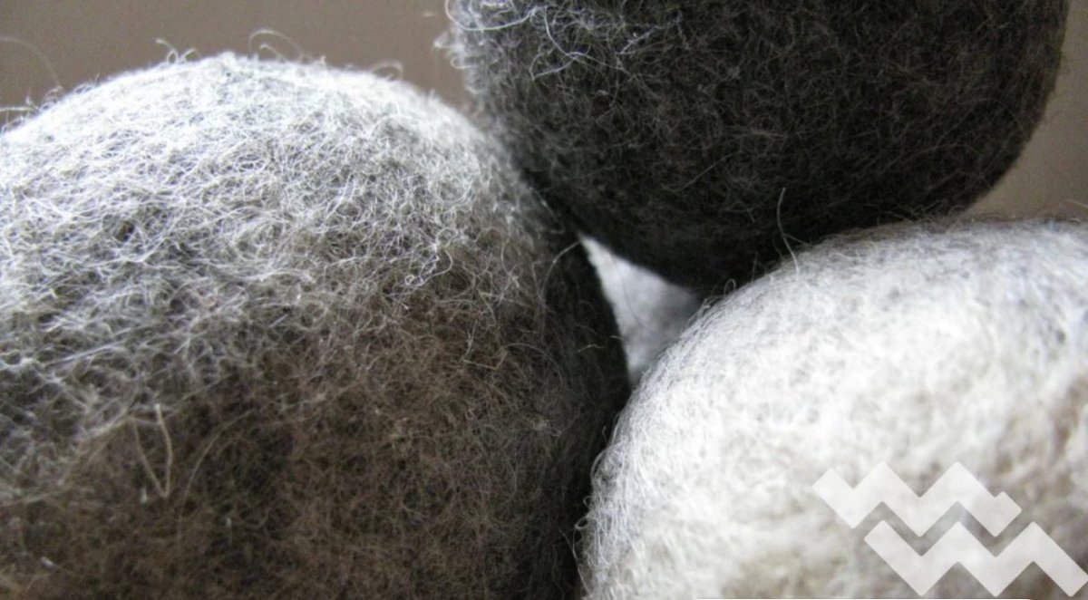 Million_Marker's tweet photo. Looking for a useful stocking stuffer? 🎁

Gift wool dryer balls!

They’re a cost-effective swap for dryer sheets that reduces toxic exposure.

Learn how many to use &amp; how to “recharge” them: https://t.co/i4xKsFqps8 https://t.co/YEikAghvK1