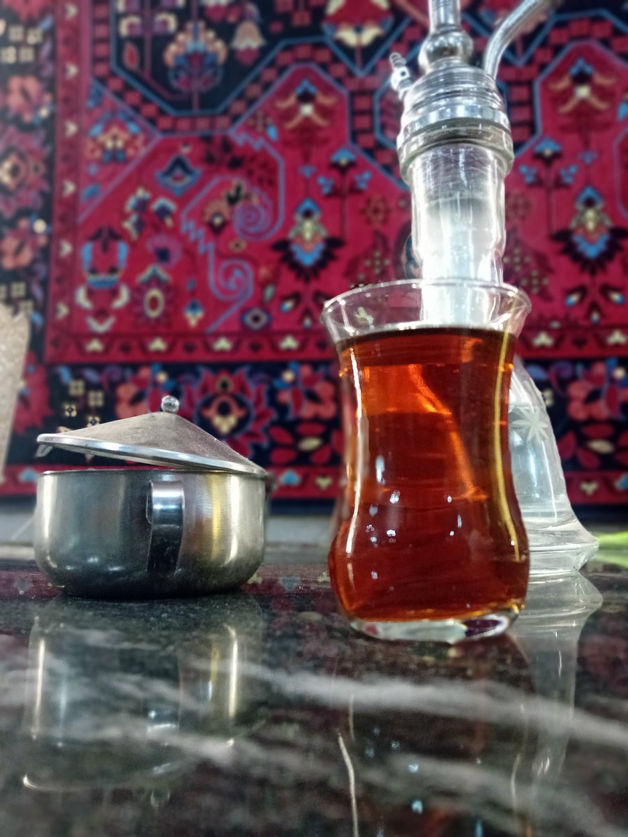 HamidrzaFr's tweet photo. من و یه کمر باریک
باخ شب جمعه یهه😂 https://t.co/tXCb9SNlEO