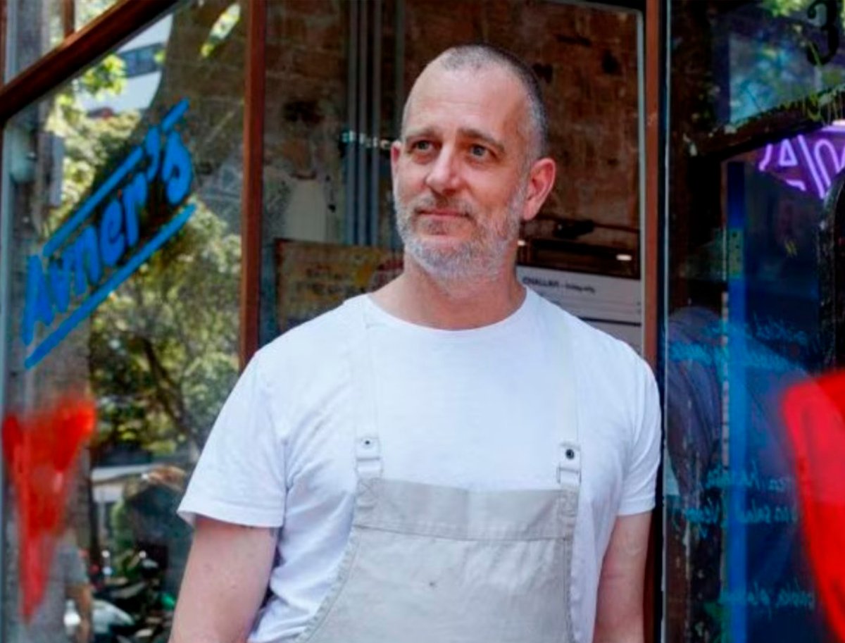 "El cierre de Avner’s en Sídney no es un hecho aislado ni accidental. Es el resultado de permitir que el odio se normalice y que la intimidación antisemita avance sin consecuencias reales. 

Que un negocio judío se vea obligado a cerrar para proteger a su gente es una señal