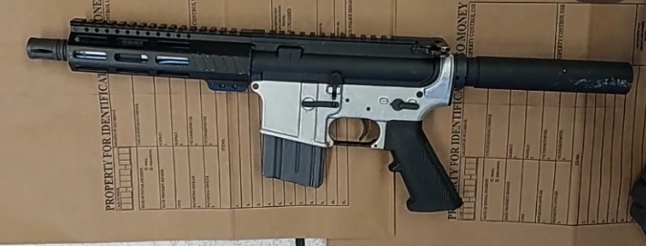 SFPD's tweet photo. PROLIFIC RETAIL THEFT CREW BUSTED: Officers arrested 6 suspects and recovered multiple illegal firearms during a months-long investigation involving at least 26 separate incidents and over $50K in stolen merchandise.

READ MORE: https://t.co/21s71pe2cH