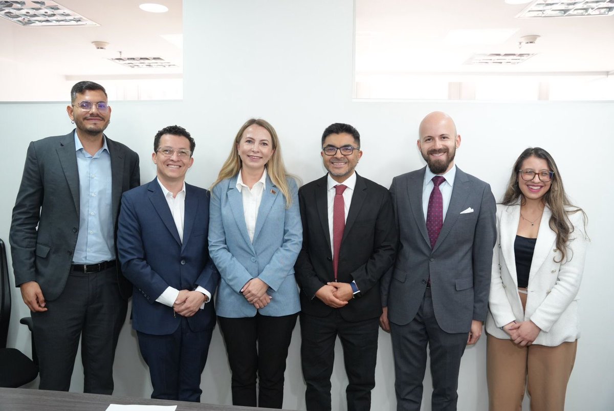 La Encargada de Negocios 🇧🇾 Ekaterina Smal sostuvo una reunión con el Director de Relaciones Comerciales del Ministerio de Comercio, Industria y Turismo 🇨🇴 para analizar nuevas oportunidades ante la exención mutua de visados a partir del 19.12.2025 <a href="/MincomercioCo/">MinComercio Colombia</a> <a href="/CancilleriaCol/">Cancillería Colombia</a>