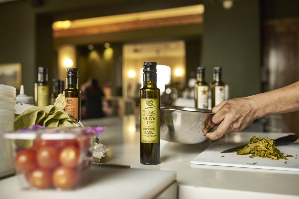 Great olive oil doesn’t just finish dishes — it makes everyday meals feel intentional.
A small upgrade with a big impact.

💬 Question: What’s one simple dish you’d love to elevate?

#EverydayLuxury #SimpleGoodFood #KitchenJoy #TexasHillCountryLiving #FoodInspiration