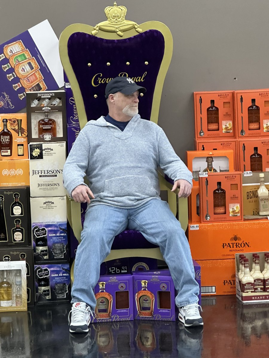 .<a href="/BearWKGN/">Bear</a> insisted on sitting in the throne today at Liquor Vault Superstore