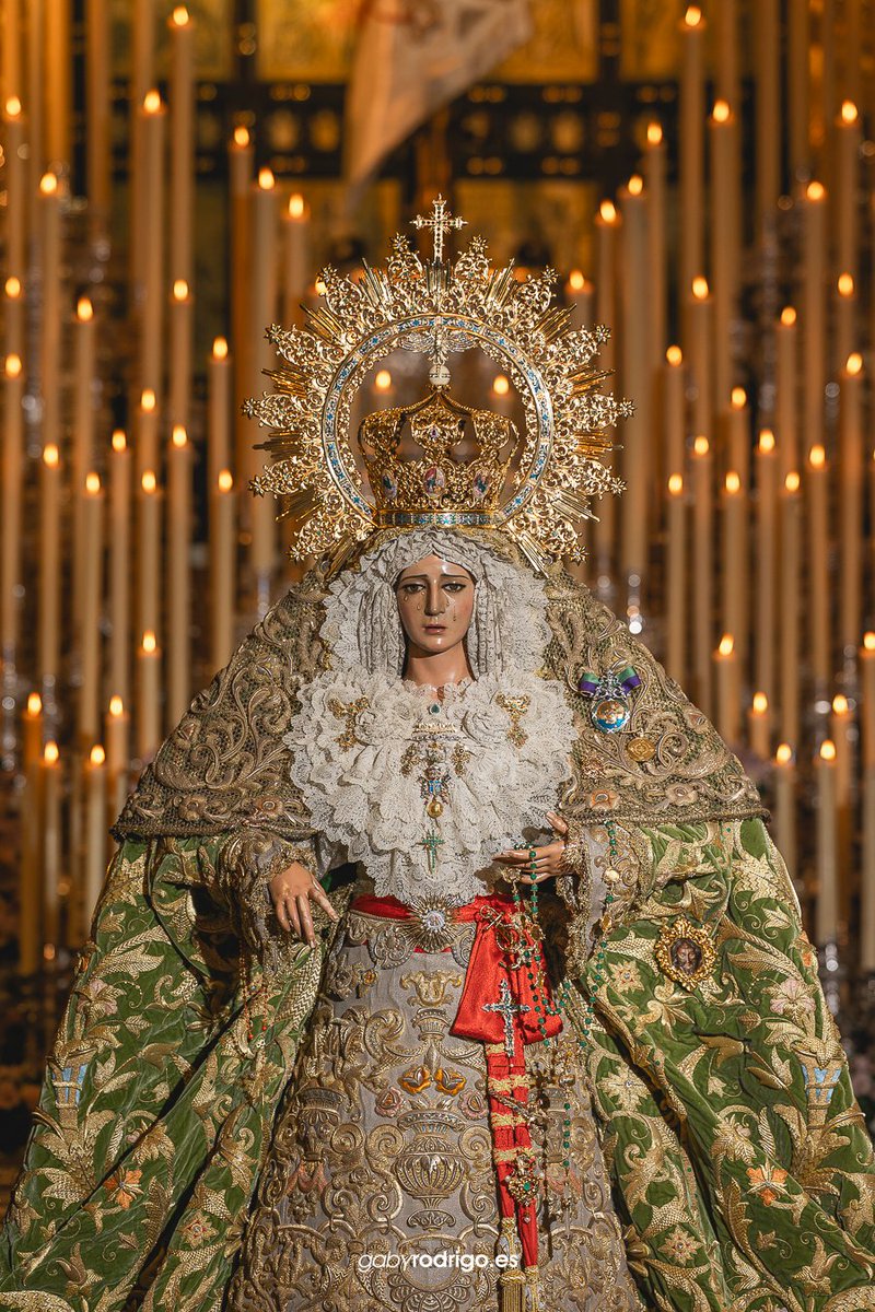 gabyrodrigo's tweet photo. Viva la Virgen de La Esperanza!! https://t.co/hR9mww4SYR