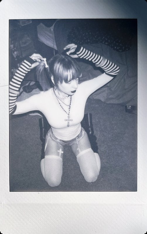 mx16d's tweet image. Ass on the floor