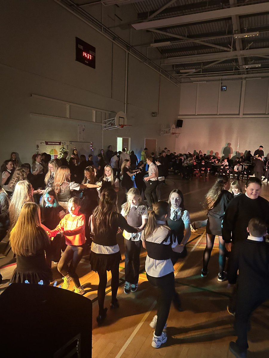 CoatbridgePE's tweet photo. Over 250 pupils (S1&amp;S2) had a great time on Tuesday afternoon to finish off their Social Dancing block with a Christmas party! Well done to everyone who showed off their dance moves @CoatbridgeHigh #PE #Scottish #Tradition https://t.co/o1PwaaLl0l