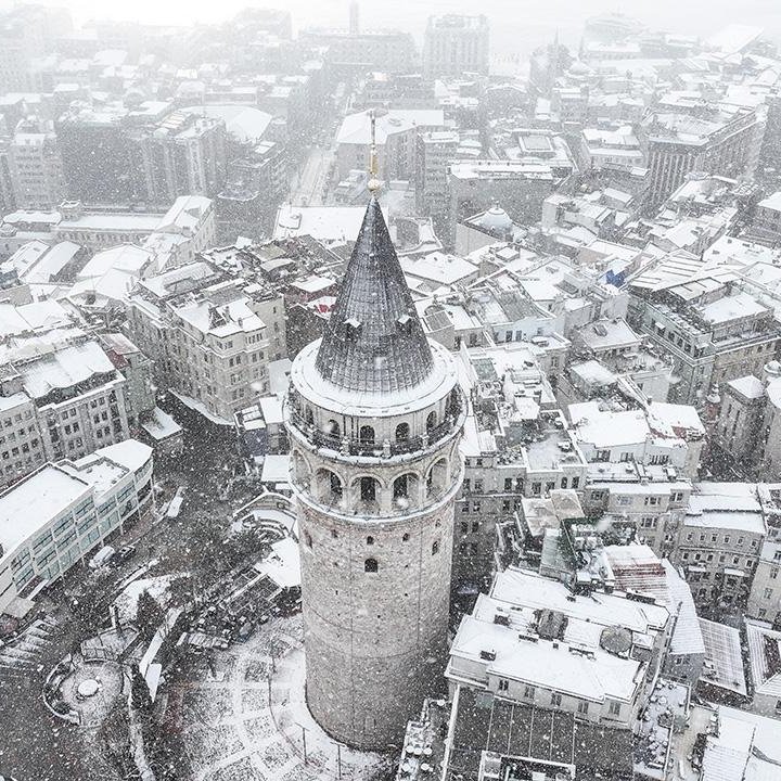 bpthaber's tweet image. 10 yıl aradan sonra İstanbul'da yılbaşı günü sağanak kar yağışı bekleniyor. (Hava Forum)