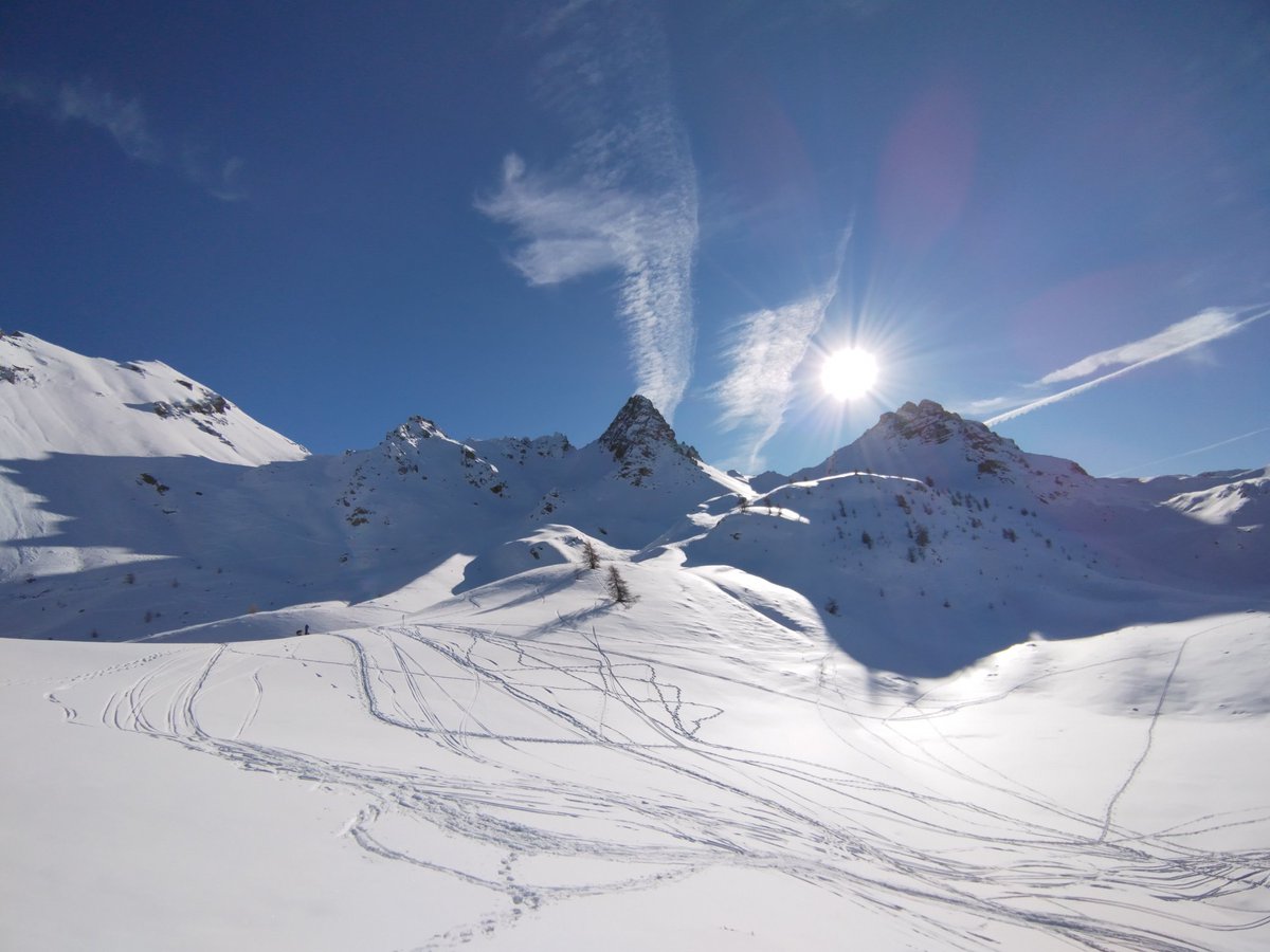 🏔️☀️❄️
2 h 00 de montée en raquettes (sans se presser 😂)pour arriver jusque là 🤩😍👌
Demain sera un autre jour ⛷️😉🤭.....