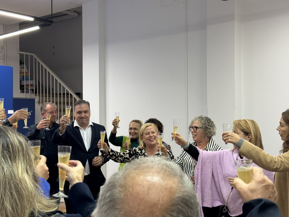 popularesgc's tweet image. El @pptelde celebra su brindis de Navidad. 

Unión, equipo y ganas de dar lo mejor de nosotros este próximo año. 

¡Por Telde, por Gran Canaria y por Canarias!