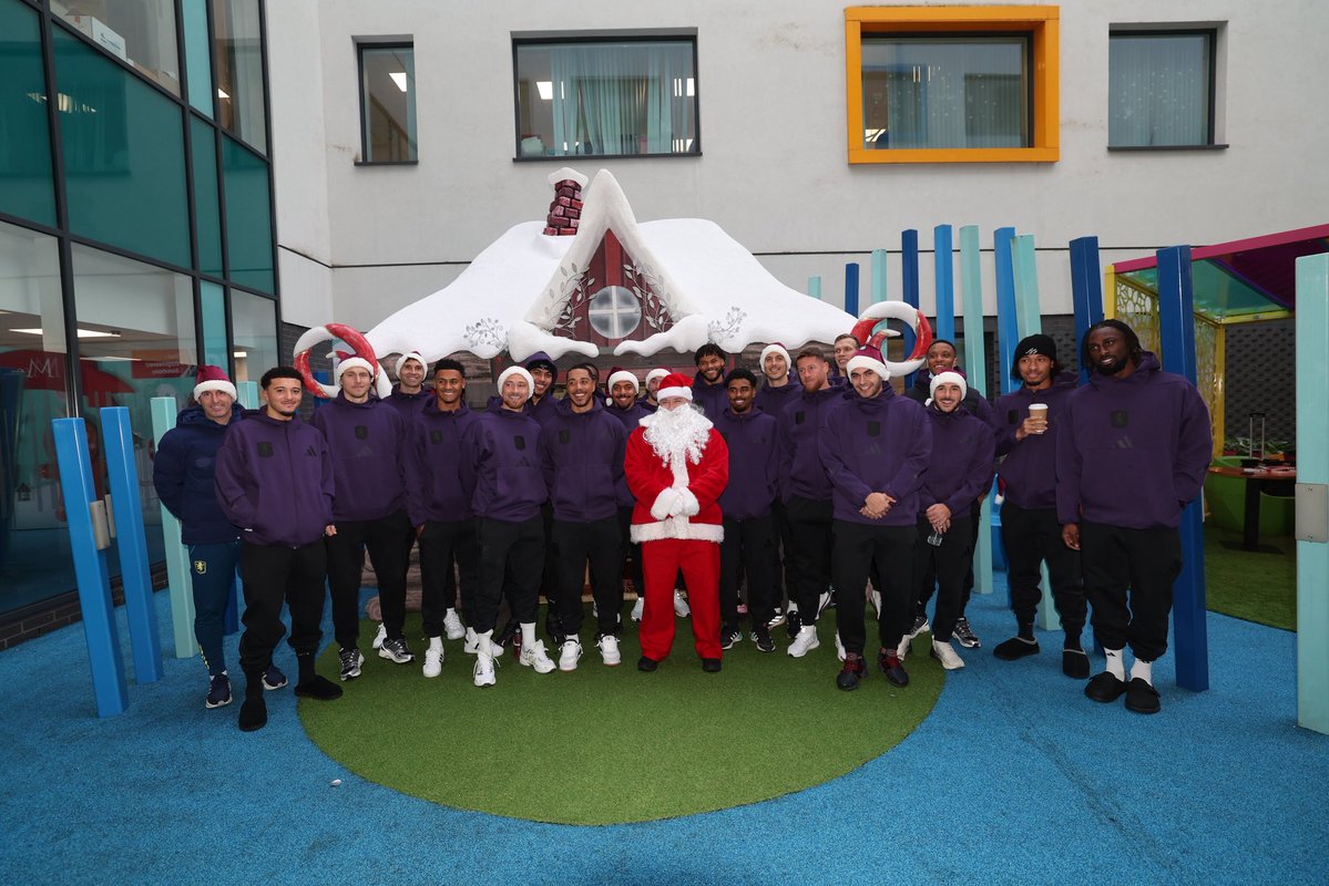 jmcginn7's tweet image. So important to give our time and realise that there are things much more important than football especially at this time of year. @Bham_Childrens and @AcornsHospice are two special places with great staff and inspirational patients 💜