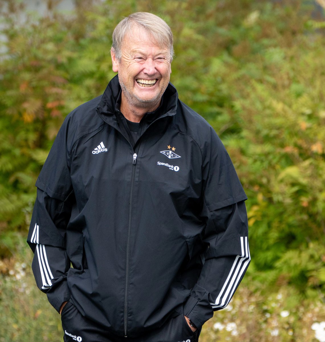 Vi uttrykker vår dypeste medfølelse med familie og venner etter Åge Hareides bortgang. 

Takk for ditt store bidrag til Rosenborg og fotballen. Hvil i fred 🖤🤍