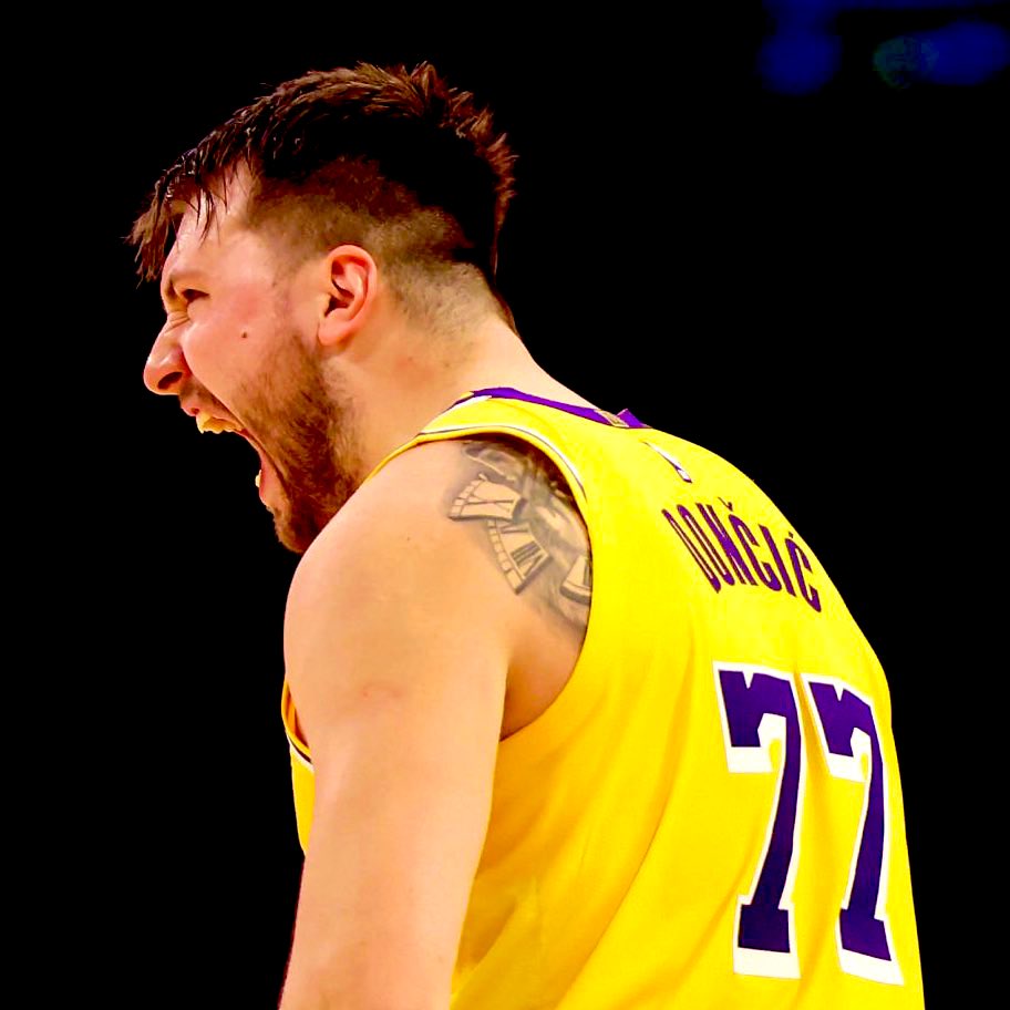 LakeShowYo tweet media