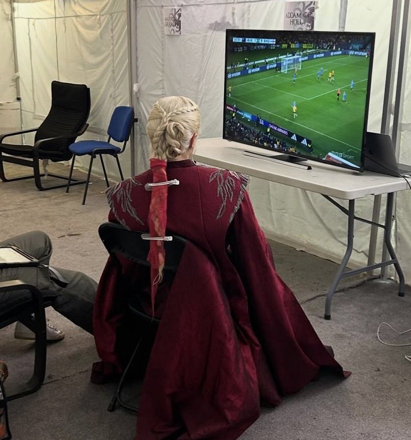 emma d'arcy watching the women's world cup on the hotd set 😭