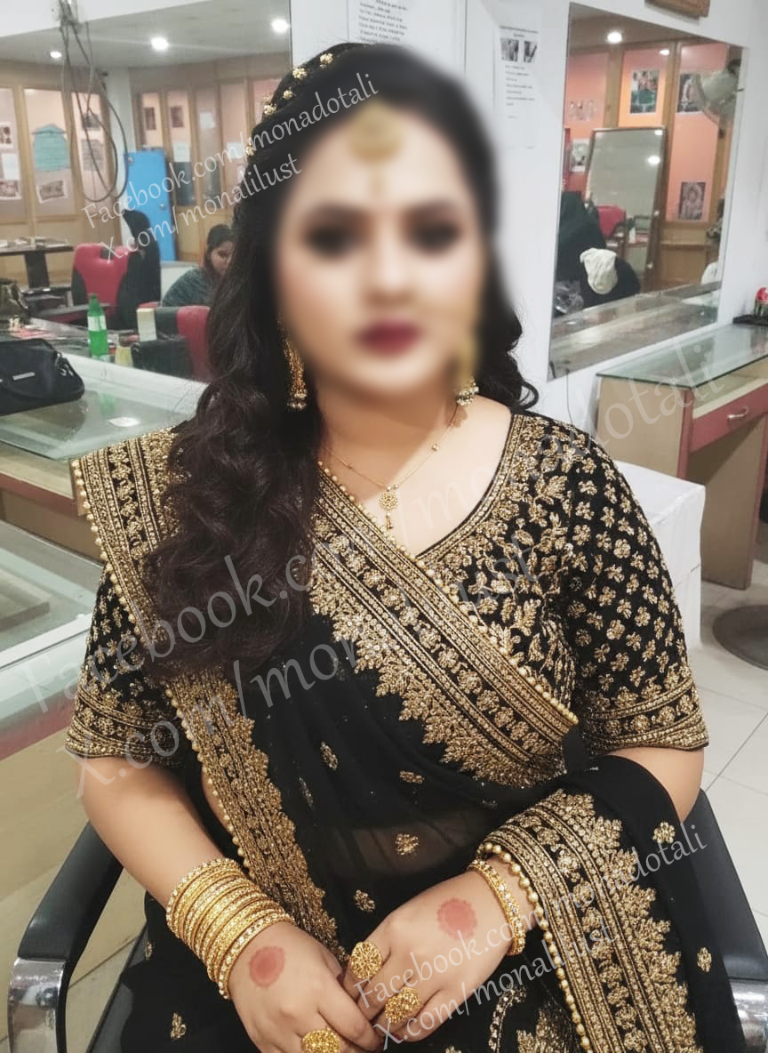 monalilust's tweet photo. Life paused - Once broken
Some wounds are hidden under silk and jewelry. Smiles don’t always tell the full story
Face Reveal image 2!

@wifeyupdates #cuckold #cuckwife #saree #makeup #hotwife https://t.co/EyC4qsatdu