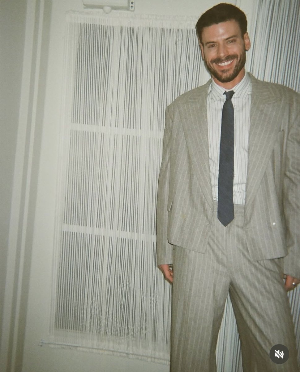 kipgradys's tweet image. HIS SMILEEEE