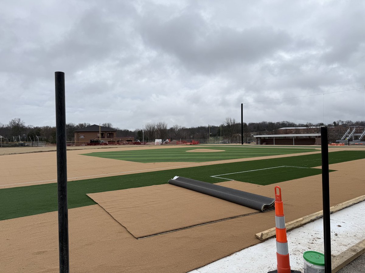 MICDS_BASEBALL's tweet image. The new pivot turf installation by @GeoSurfaces is in progress. 
#BaurBoys