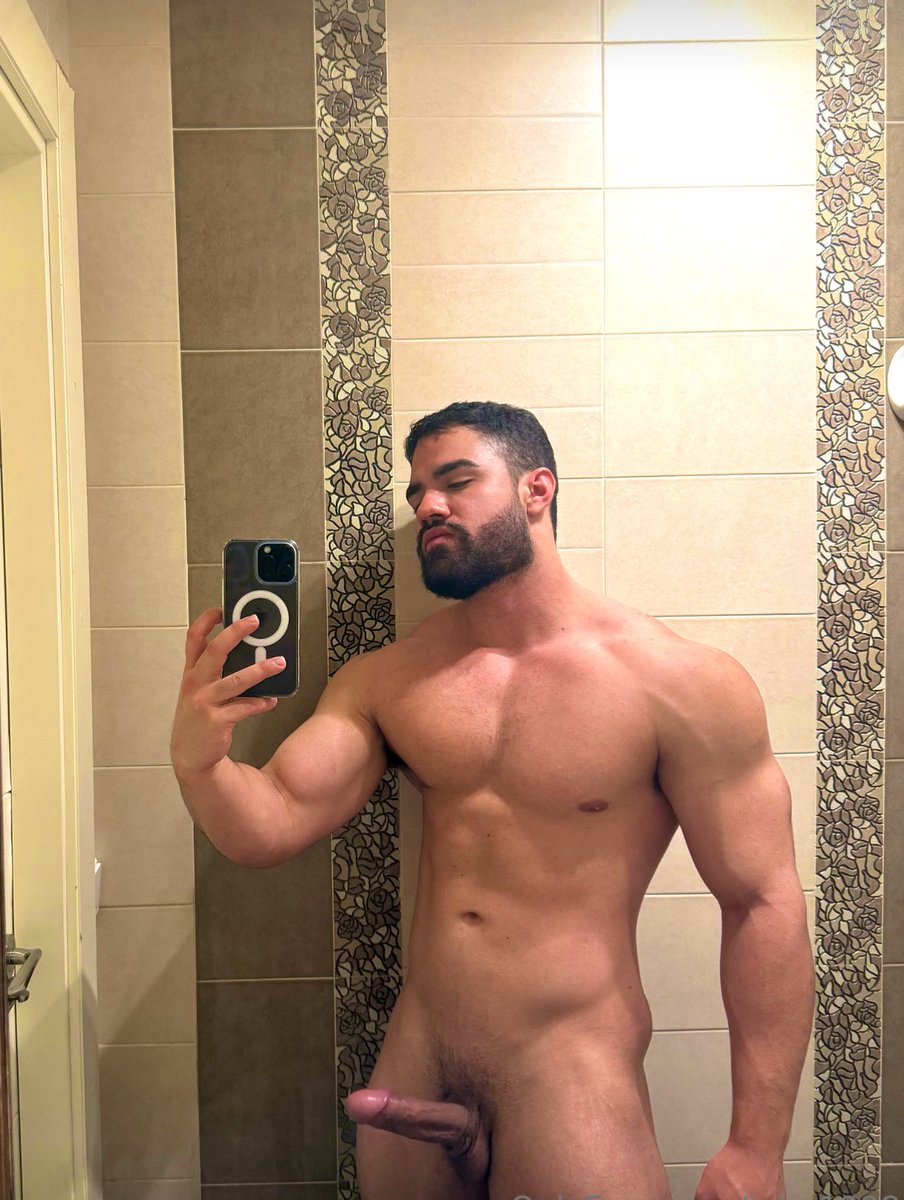 I’m very horny right now 😏😏