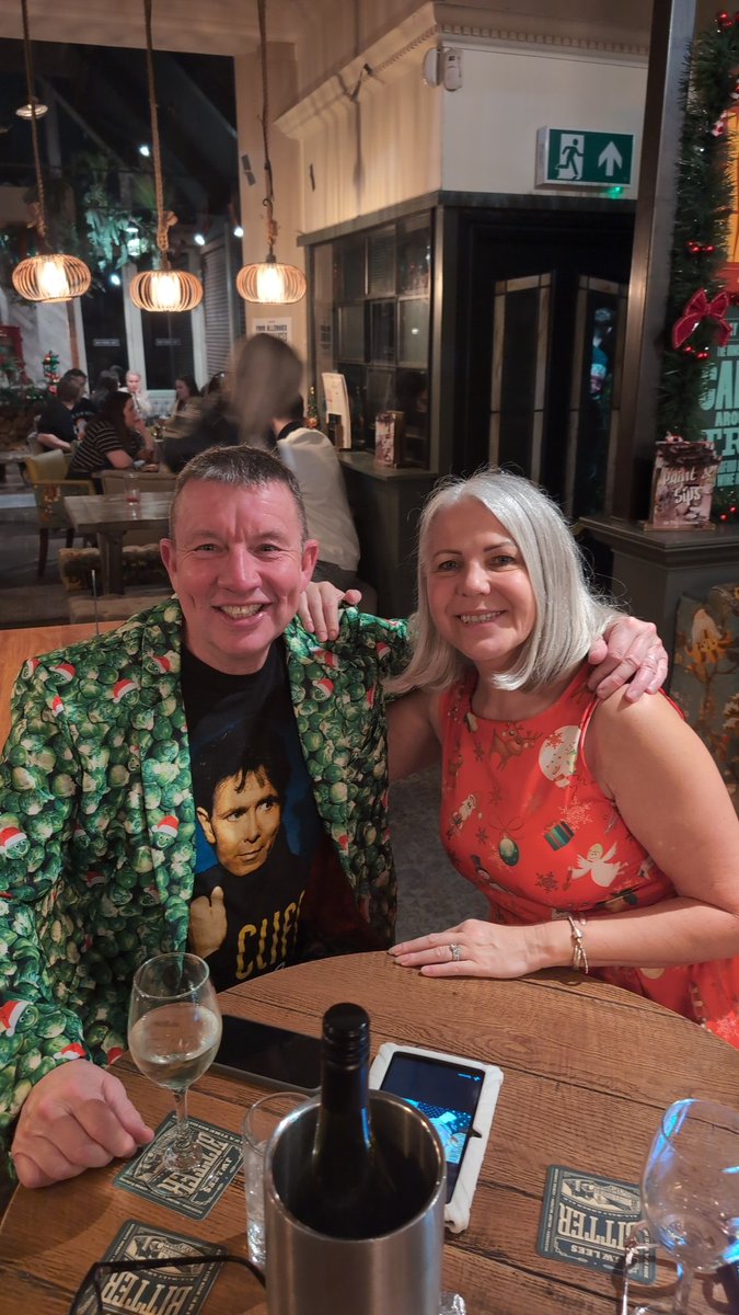 leona.howells tweet media