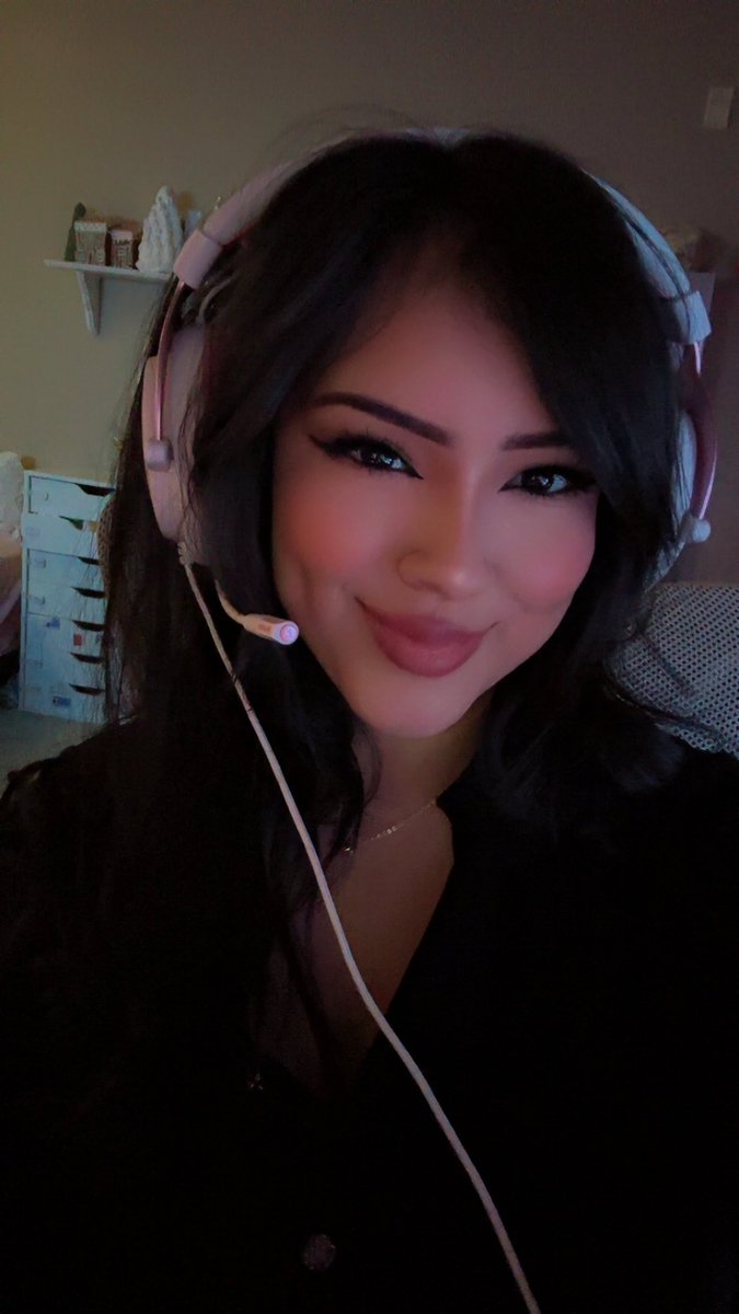 CherryLipBalm4's tweet image. Purrfect day to game