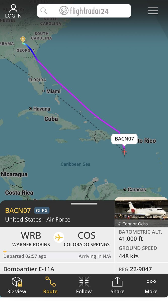 🇺🇸🚨| URGENTE: Un avión Bombardier E-11A de la Fuerza Aérea de Estados Unidos acaba de entrar al Caribe Sur, mientras que 5 cazas de combate están frente a las costas de Venezuela 🇻🇪 tal movilización podría indicar un inminente ataque a tierra de EEUU al Cartel de los Soles.