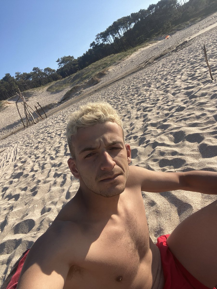 AlphaKariim's tweet image. Deseando que llegue el verano ☀️🏖️para ver vuestras carteras vaciándose x10.😈🤑💸💸💸💸