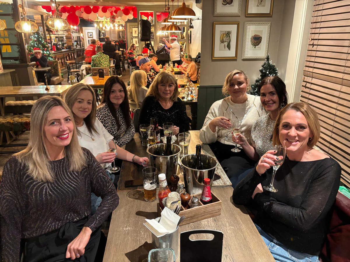 Snow White tweet media