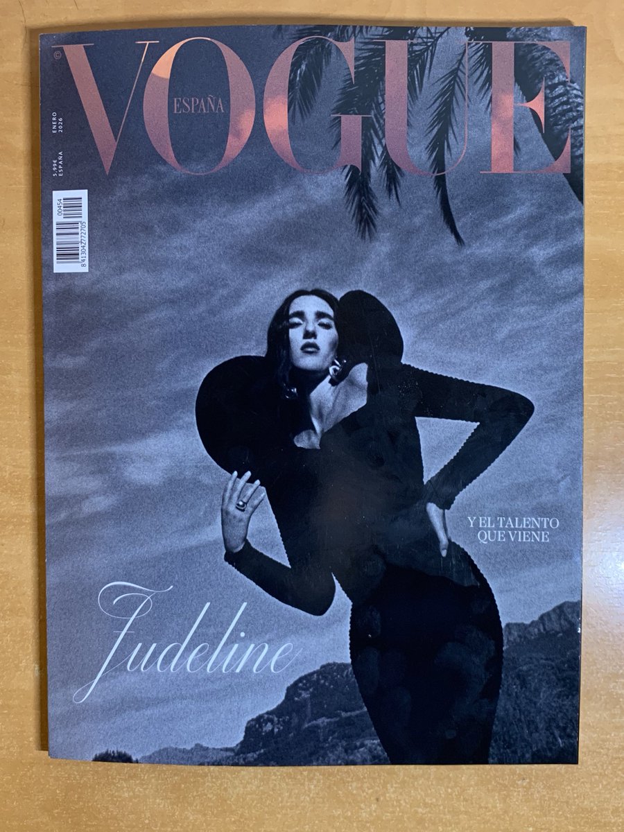 .<a href="/judeline__/">judeline</a> es por primera vez portada de <a href="/VogueSpain/">Vogue España</a> 

🌀 “Tengo 22 años pero siento una especie de nostalgia constante ante el hecho de dejar de ser joven”

🌀“Me agobia pensar que en el futuro añoraré estos años”