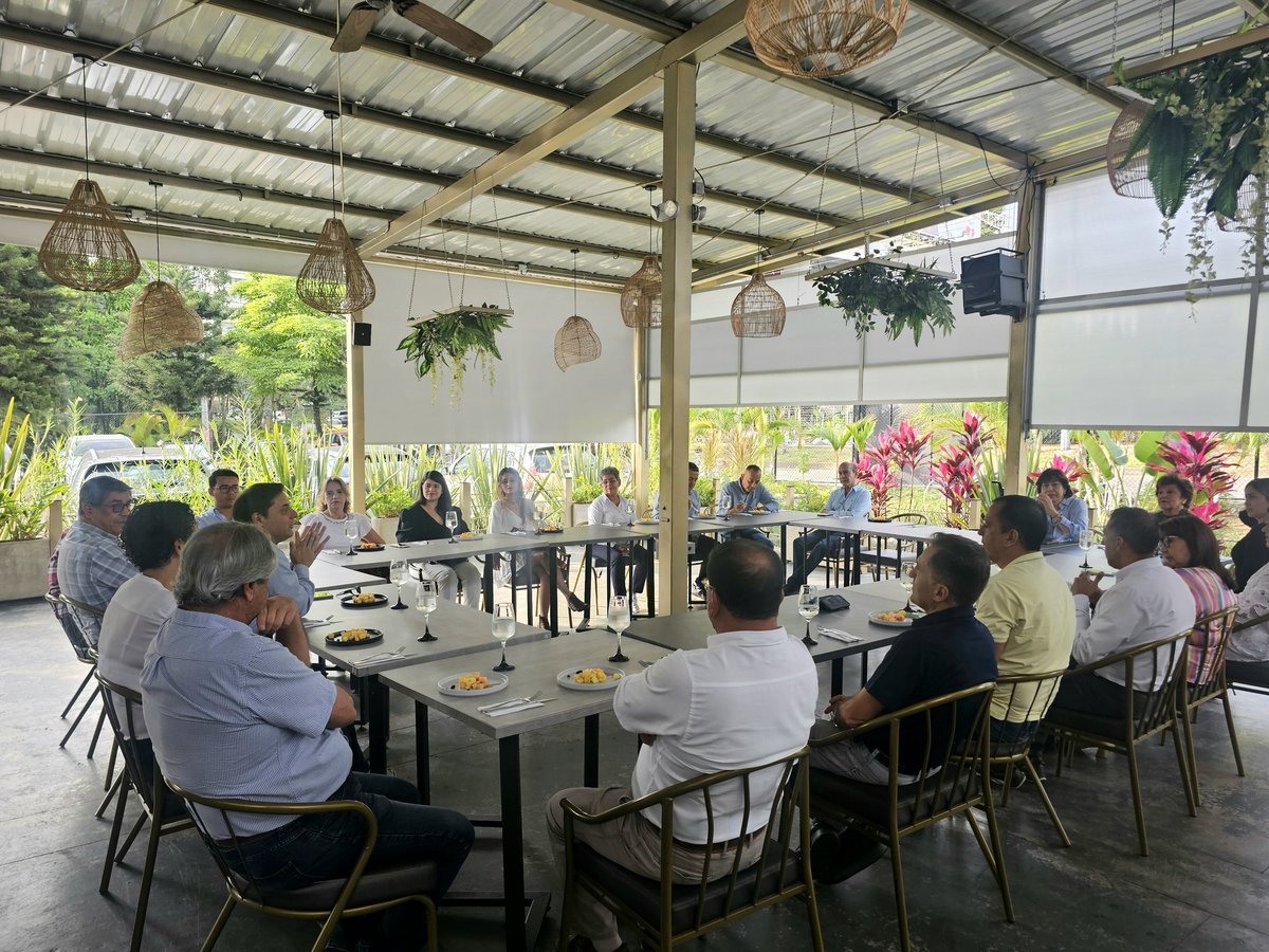 CI Tolima cerró el 2025 en un espacio de diálogo, gratitud y visión compartida. Una jornada para fortalecer la articulación gremial y renovar el compromiso con el desarrollo económico y productivo del departamento. El trabajo conjunto sigue siendo el camino para construir región.