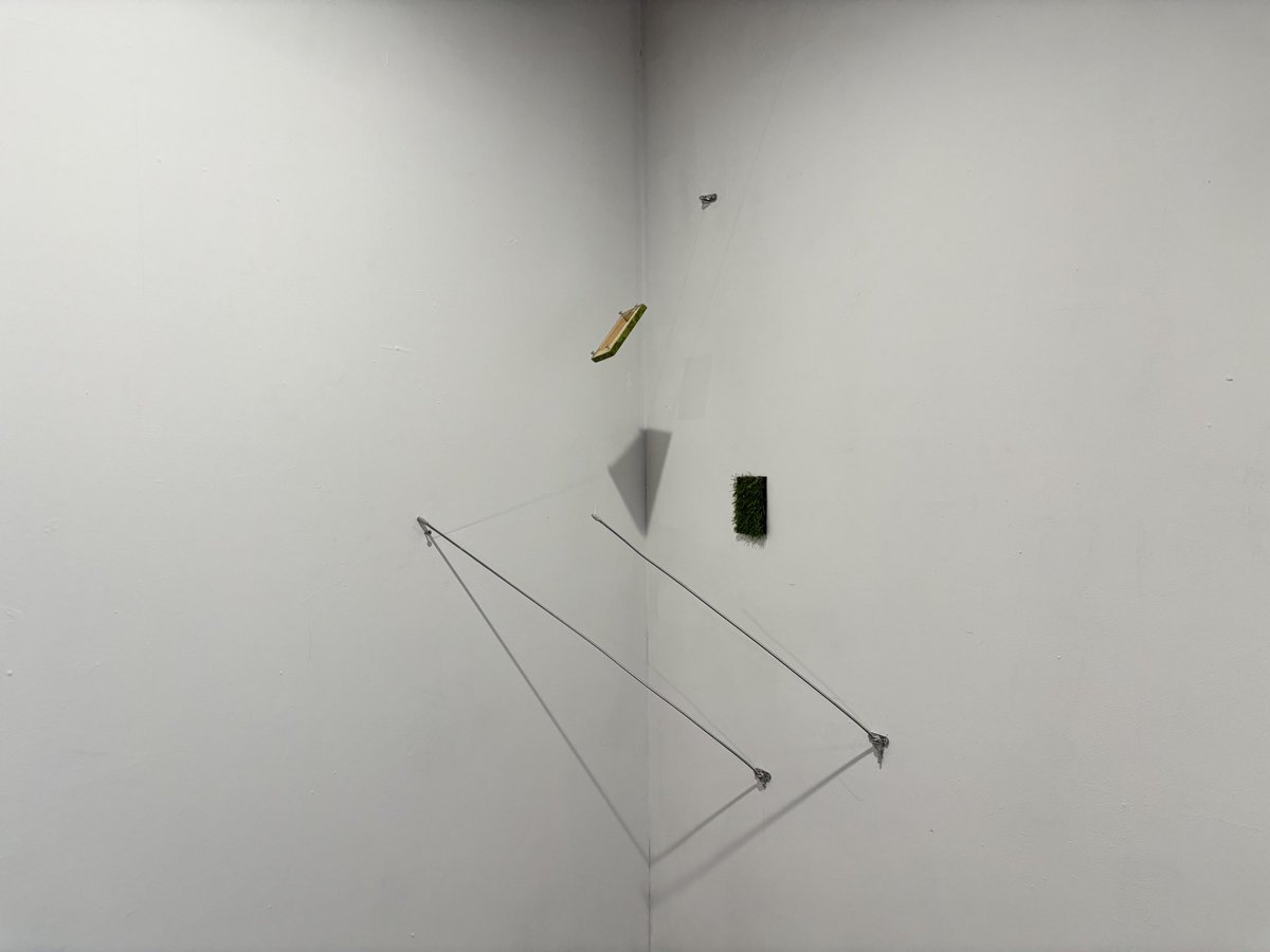 mhzoy's tweet photo. 「この鏡はcookieを利用しています」
⁡
2025/12/10-12/17
AVA artist run space 展示アーカイブ

単体-“ひとつ”としての存在の揺る���
空間内の媒体によって照応される相互作用の観測 をモチーフに展示を行いました。
見に来てくださった方々、ご観��誠にありがとうございましたﾟ+ https://t.co/o7fPIJeXF2