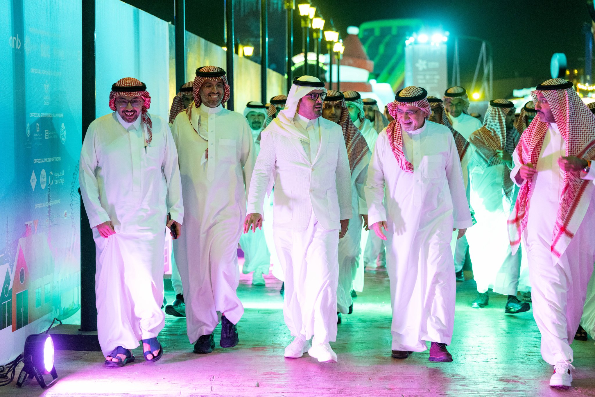 البلاد | نائب أمير منطقة مكة المكرمة الأمير سعود بن مشعل يزور «ونتر وندرلاند جدة» 2025. صحيفة البلاد | إمارة منطقة مكة المكرمة | هيئة الترفيه | موسم جدة | جدة غير | | | 