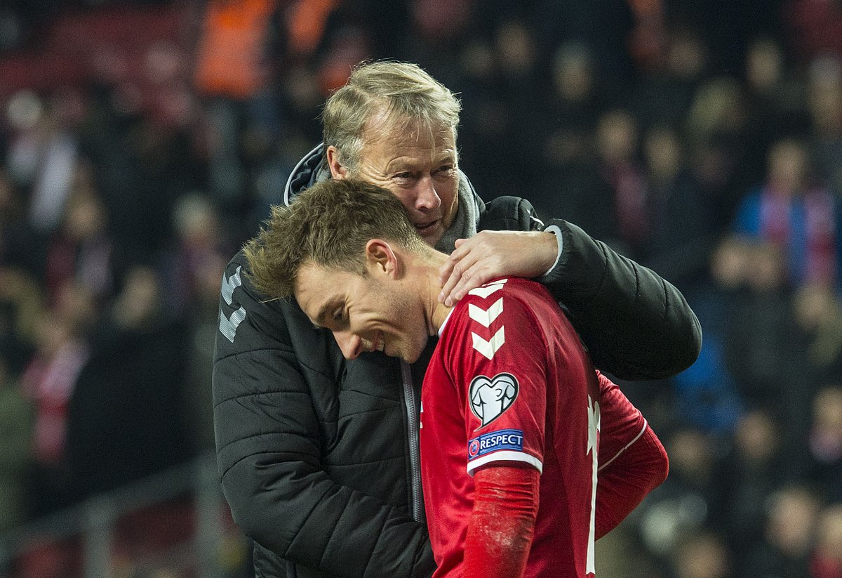 dbulandshold's tweet image. Tak for alt, Åge ❤️

Tak for din dedikation, for din varme og for alt det, du har givet til dansk fodbold og Herrelandsholdet.

Hvil i fred 🕊️

Æret være Åge Hareides minde.