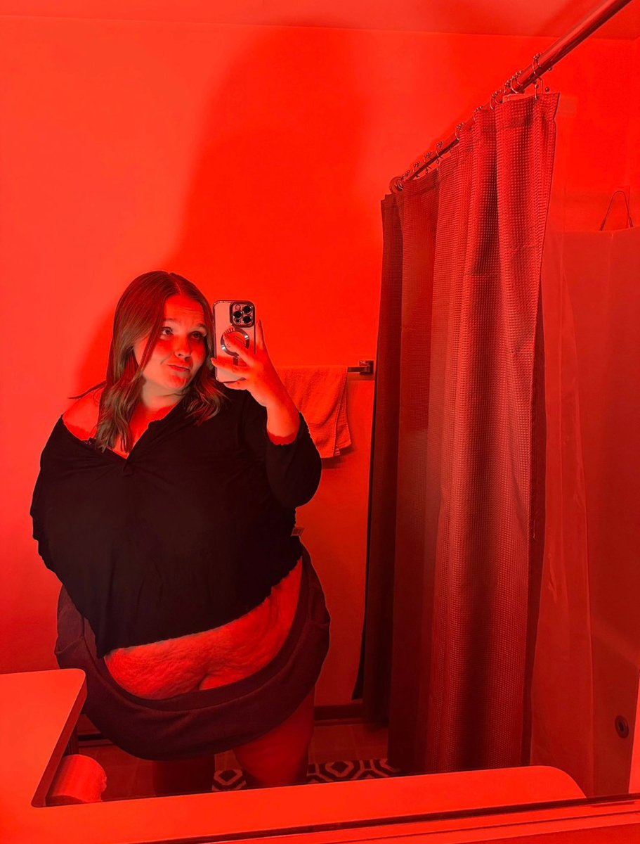 glazedabby's tweet image. 500lbs at 22 and more healthy than ever … look at me 🤓