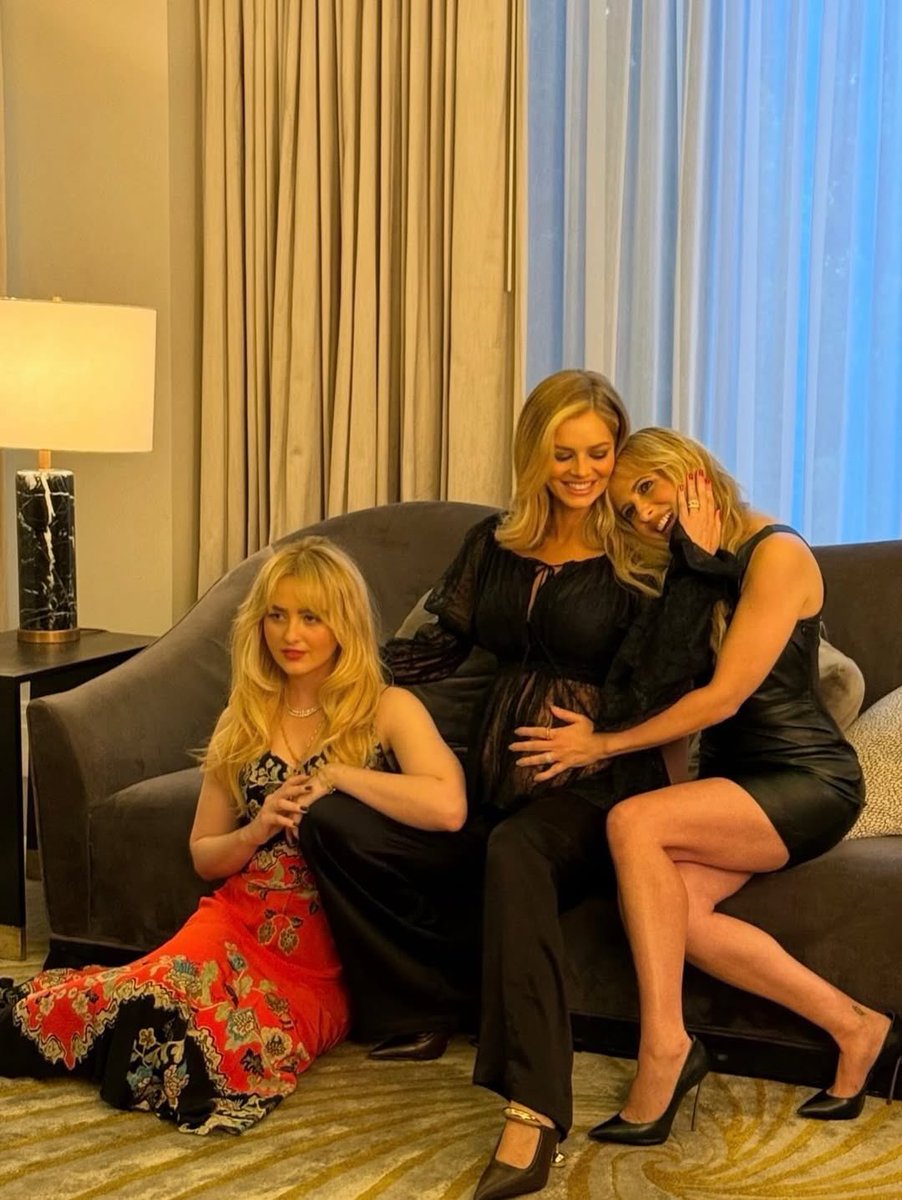 samweavings's tweet image. Scream Queens We Deserve 🙏🏻