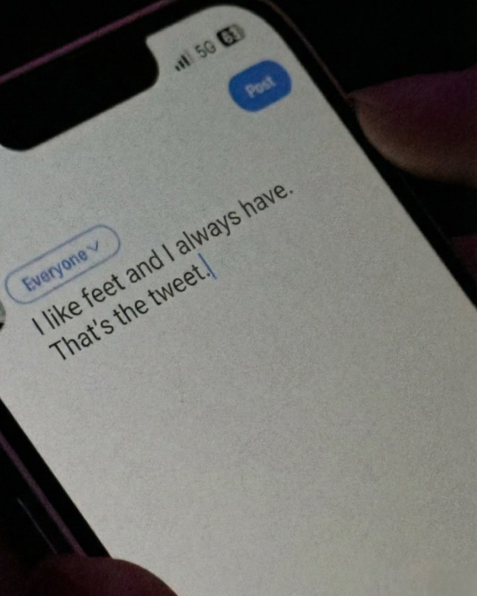 FeetFinder's tweet photo. mic drop 🎤 https://t.co/S89azj178D