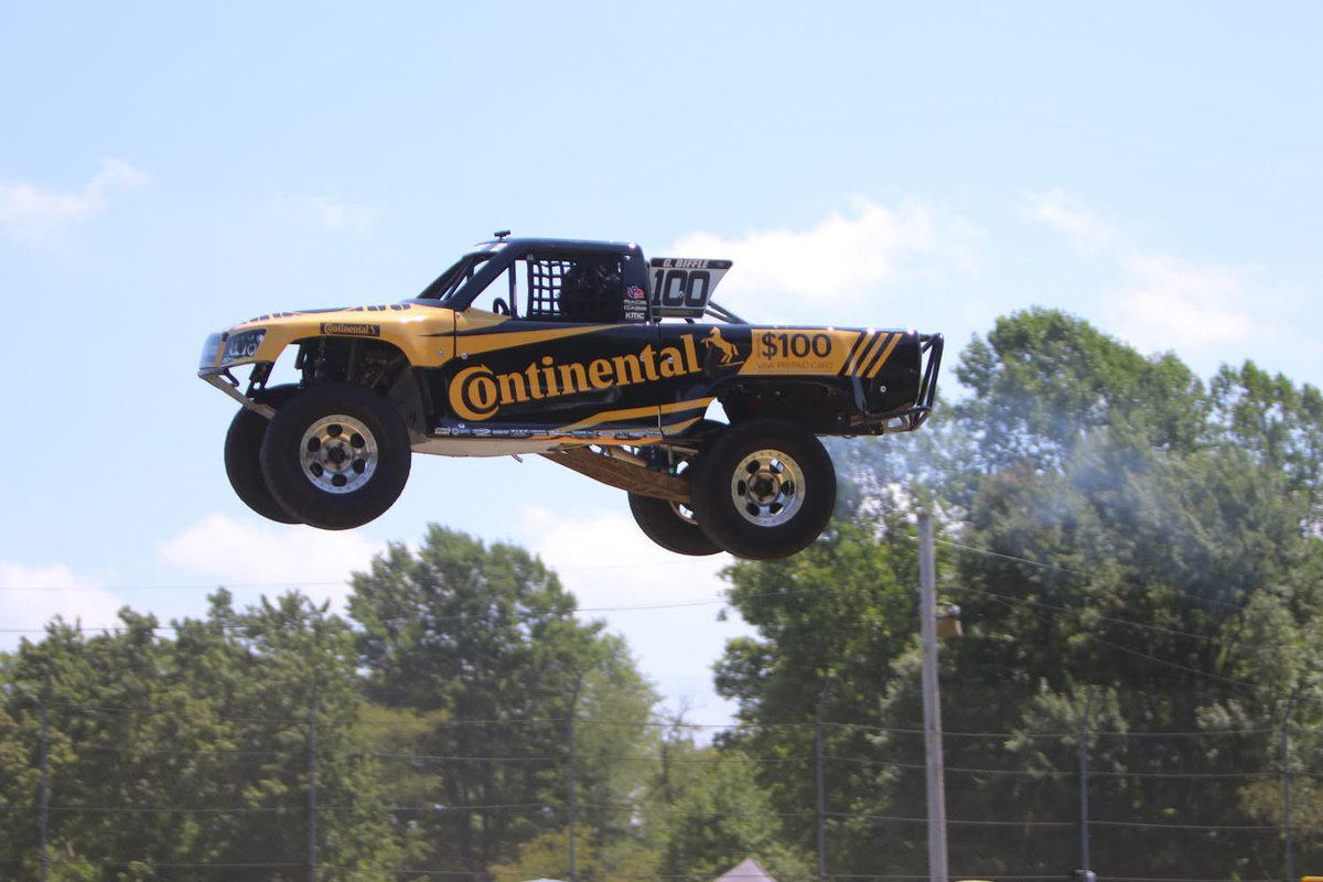 Stadium SUPER Trucks tweet media