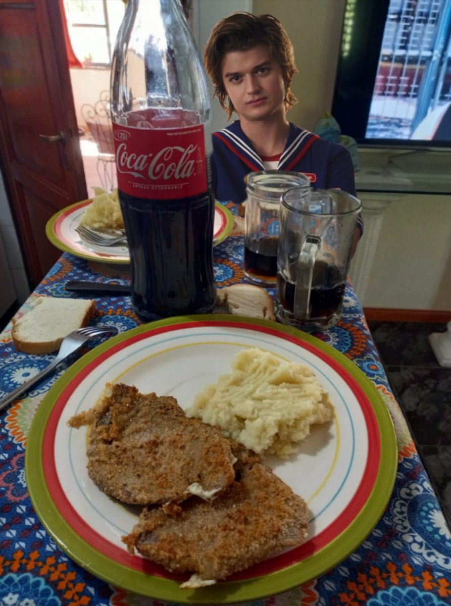 byersapologistt's tweet image. - maa steve quiere otra milanesa
- noooo mentira señora