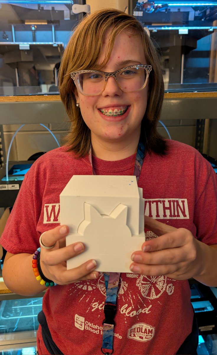 Journey Ring, #IED student, made this very unique box for her recent project. I have never seen anything like it in my class. Very cool! #MooreNorman #southmoorehighschool