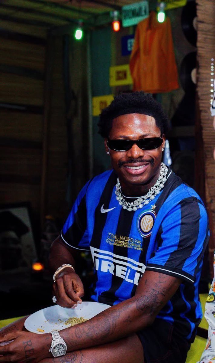 ProblemKid01's tweet image. Carterefe : Davido who is the next Big 3 

Davido : REMA , OMAH LAY , ASAKE