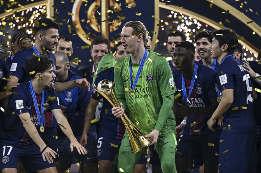 TMDMio's tweet photo. Matvey Safonov has done more for France than Macron has🤣🤣

#IntercontinentalCup
#FIFA #Football #France https://t.co/GbkW9WUm7U