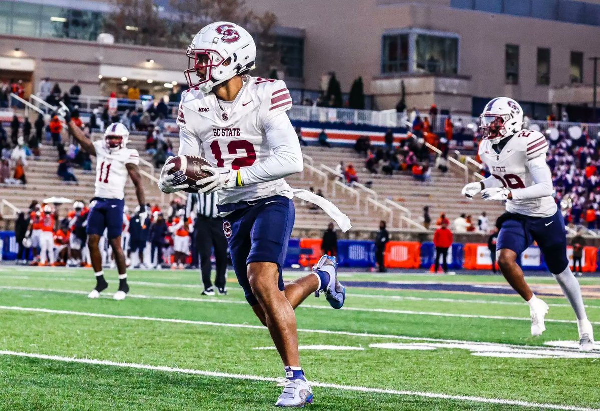 CamMellor's tweet image. Our @PFSNcollege Third-Team FCS All-American Defense:

EDGE A.J. Pena, Rhode Island
EDGE Michael Wells, Youngstown State
DT Garret Steffen, Illinois State
DT Scoop Gardner Jr., LIU
LB Malachi McNeal, North Dakota
LB Kyree Anderson, East Texas A&amp;amp;M
CB Antonio Bluiett, North Dakota…