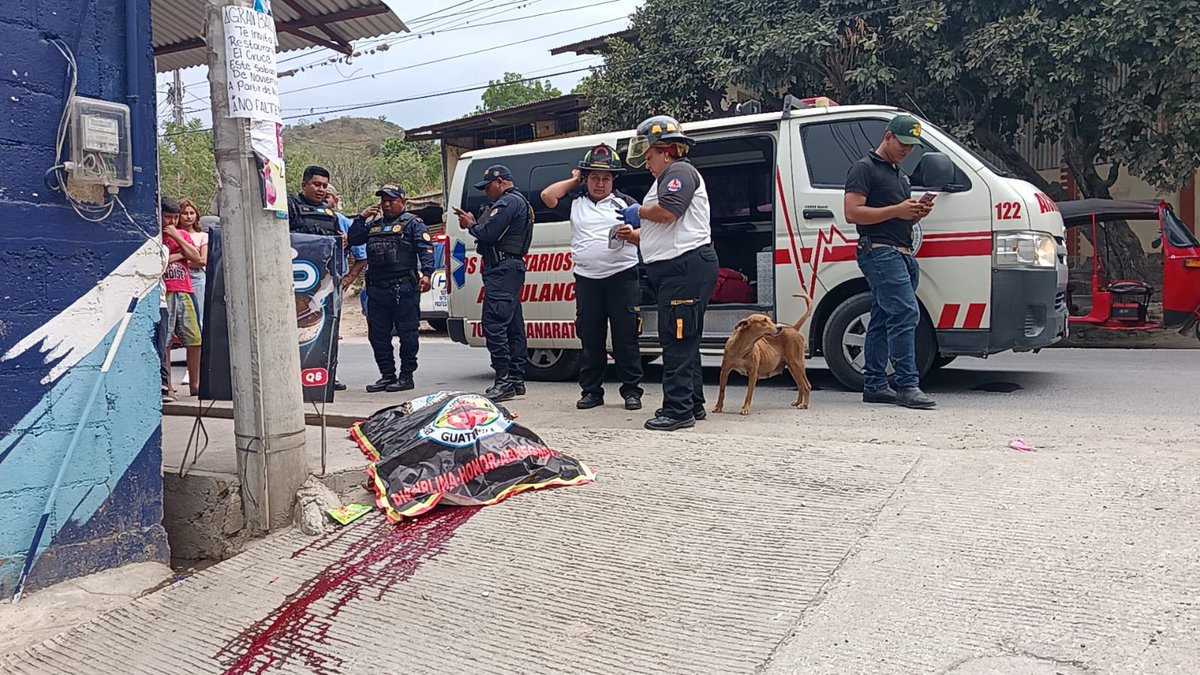 AztecaNoticiaGT's tweet photo. #URGENTE / Balacera deja a un fallecido en la colonia el Esfuerzo, Sanarate, El Progreso, la emergencia fue atendida por los Bomberos Voluntarios de la 70 compañía. La víctima fue identificada por un familiar.

Vía: @oriente_news https://t.co/AYmFmebKvg