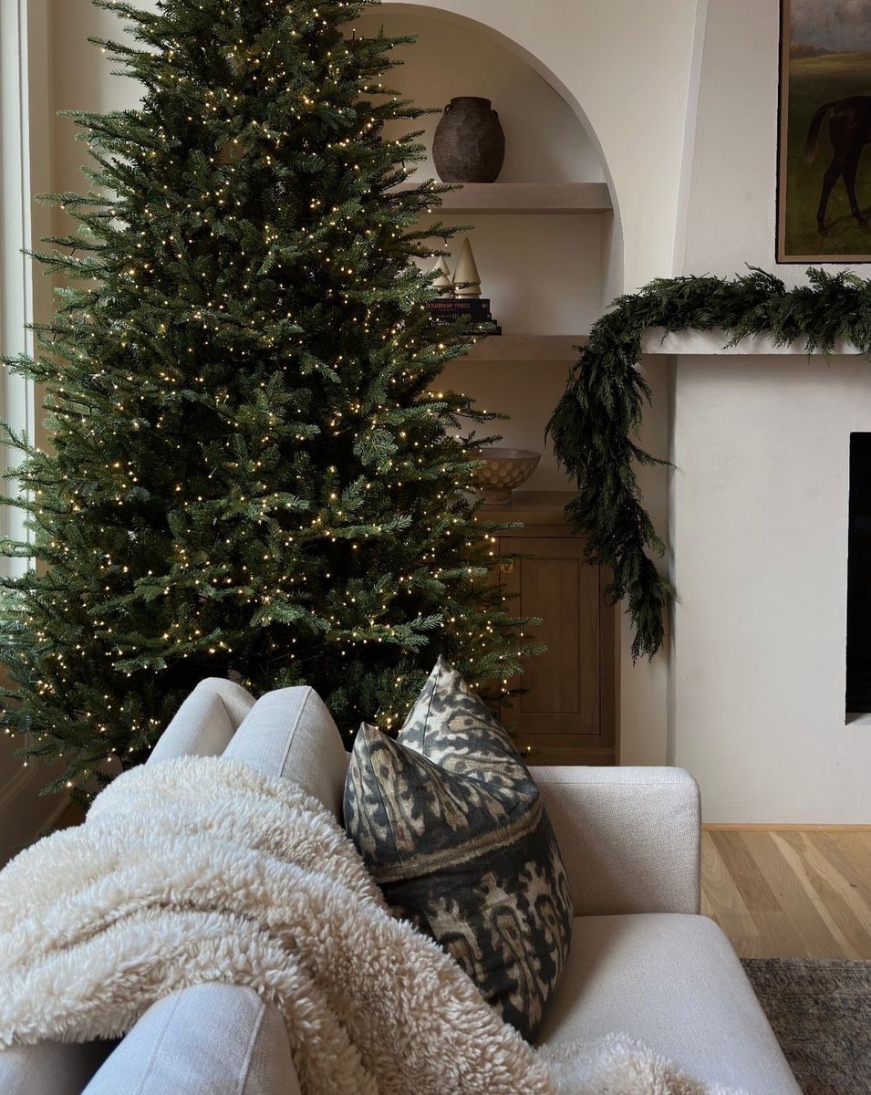 isilsun's tweet photo. cozy christmas corner 🎄 https://t.co/Gk25eipcki