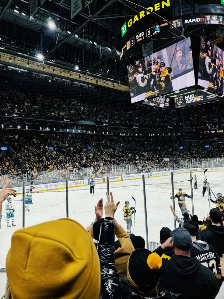milstified's tweet photo. welcome to my account!

i kinda lurk a lot but when i do tweet about stuff it's literally anything im interested in at the moment. right now sports have taken over my life so expect a lot of that! https://t.co/cbpPmsA4O6