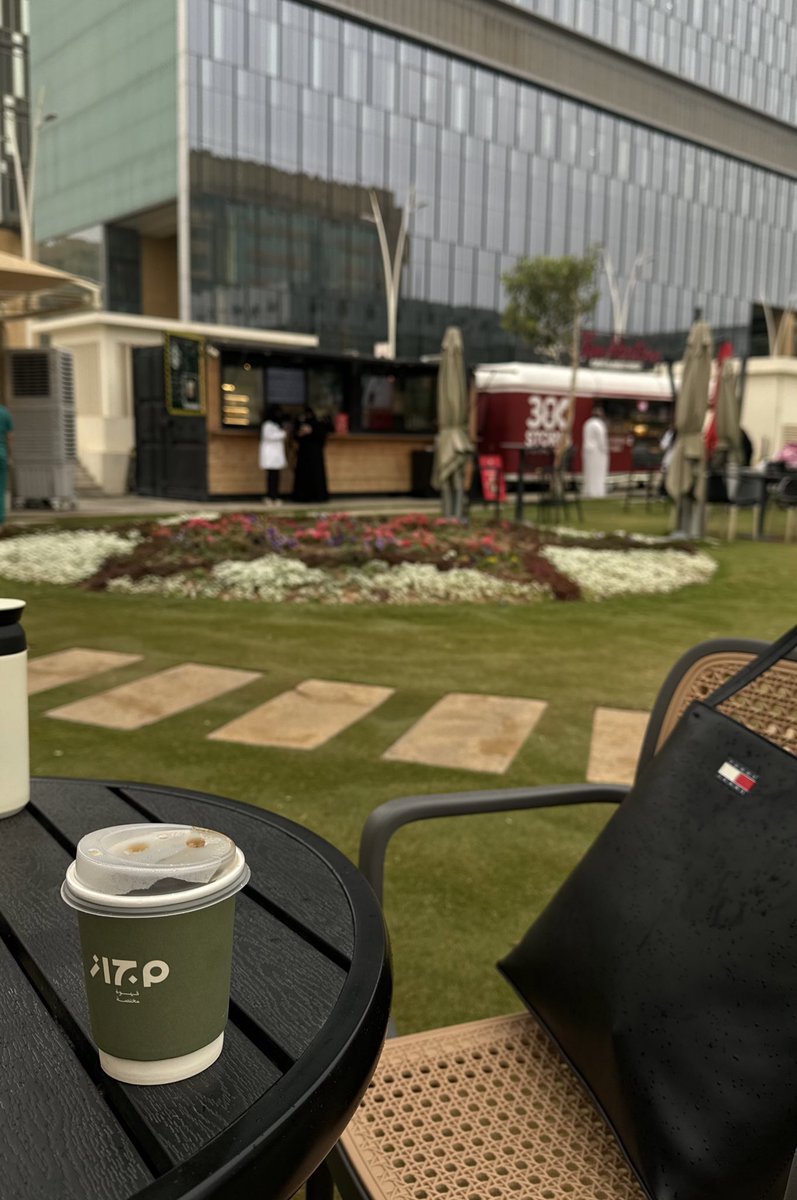 شُمــوخ tweet media