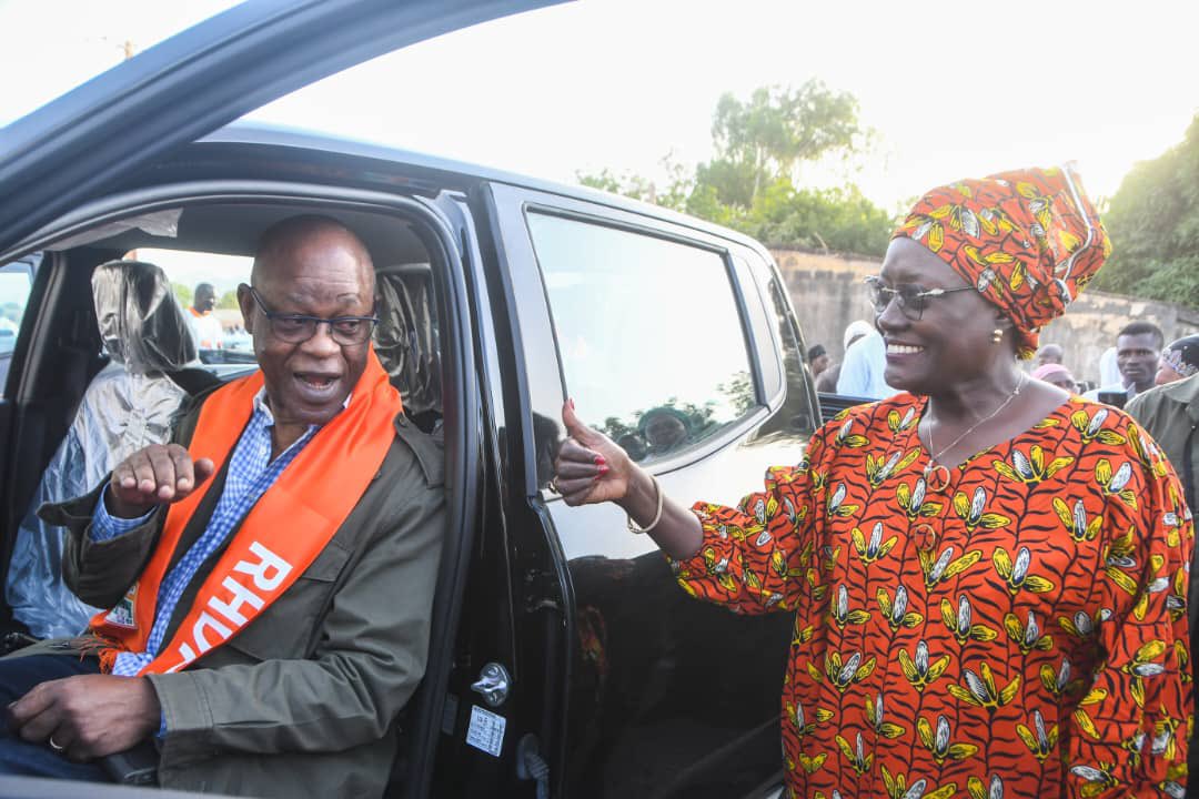 MariatouKONE1's tweet photo. Fidèle à la vision du Président @AOuattara_PRCI, j’ai remis ce jour 8 véhicules 4x4 et 82 motos aux chefs traditionnels et structures du parti à #Boundiali.
Objectif : renforcer leur mobilité pour consolider la paix et réussir des législatives sans violence. 🇨🇮
#Bagoué #CIV https://t.co/ZuXtSjcGSH
