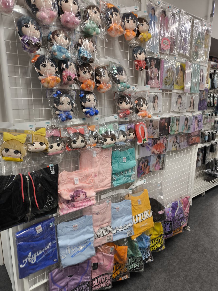 KAWAIILAB 🎀 【コーナー紹介】 トレカやアクスタ、うちわやサイン入り