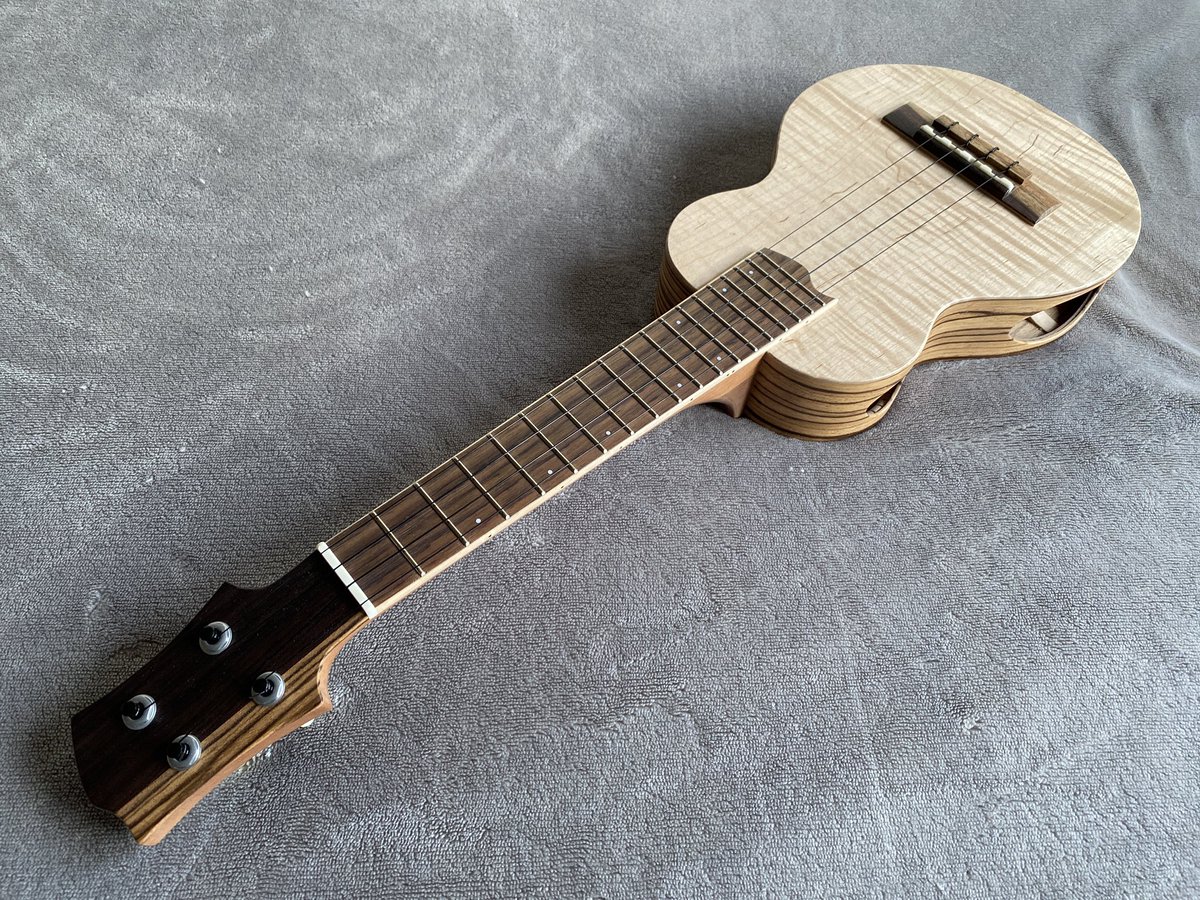 Takalele_com's tweet photo. 【今年ラストのウクレレ販売その1】
新品・コンサートサイズ　
販売価格（税込）　165,800円

明るく伸びやかなサウンドです。
購入ご希望の方は当工房HPから。
https://t.co/JRLocm2YlN

お友達にも教えてあげてくださいねー( ´ ▽ ` )ノ https://t.co/diZfrZZsXk